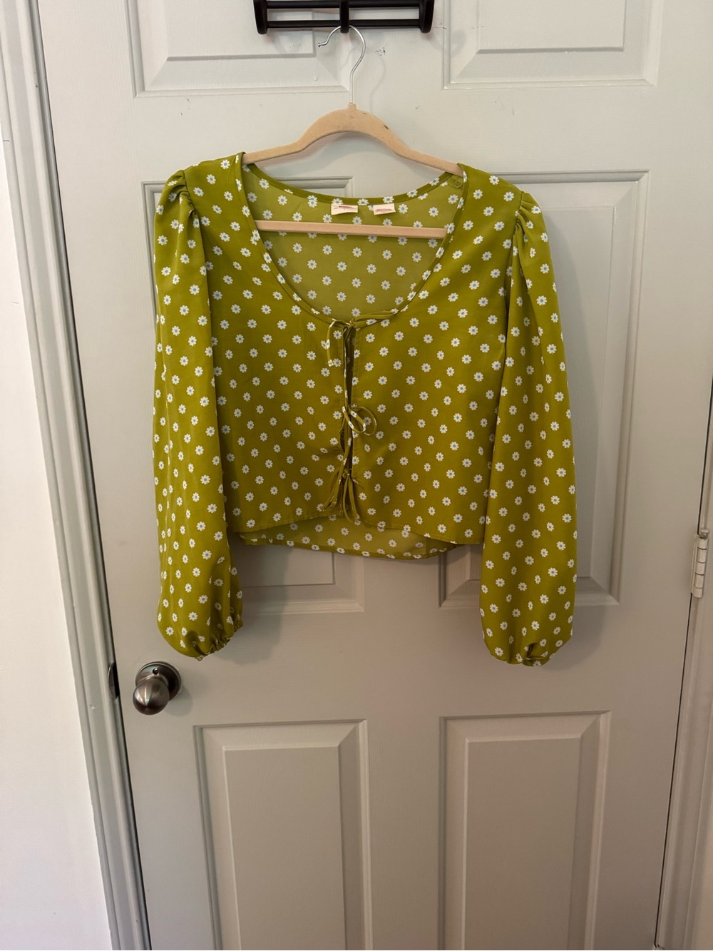 Levi’s Green Floral Tie-Front Blouse size Large